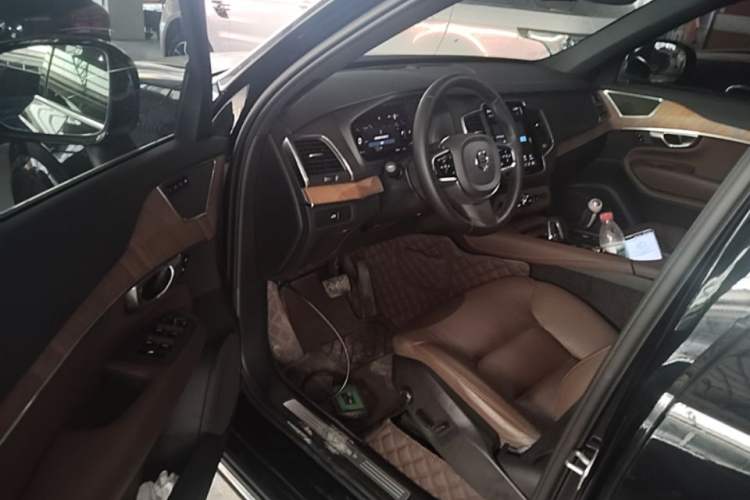 Used Volvo XC90 2024 B5 SmartDrive Luxury Edition 5 Seats Driver Seat
