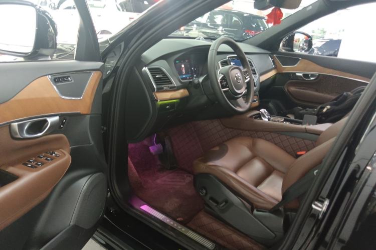Used Volvo XC90 2024 B5 SmartDrive Luxury Edition 5 Seats Driver Seat