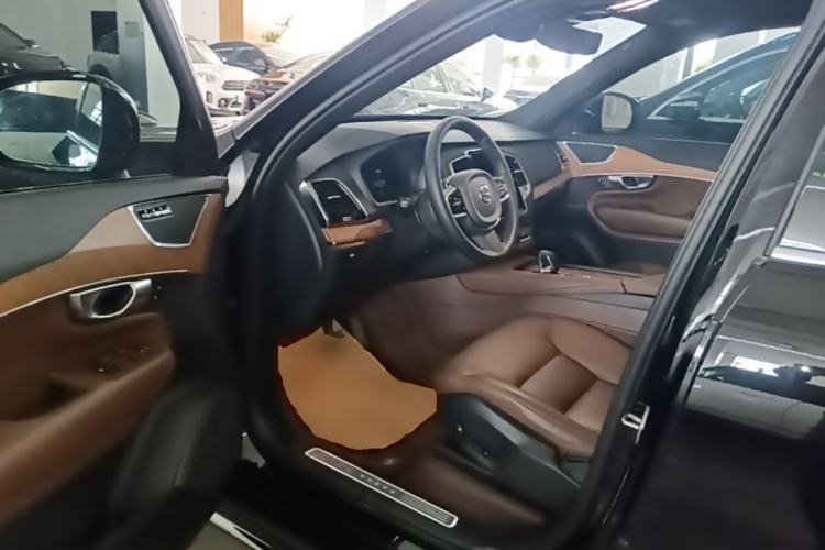 Used Volvo XC90 2024 B6 Zhiyi Luxury 7-Seater Driver Seat