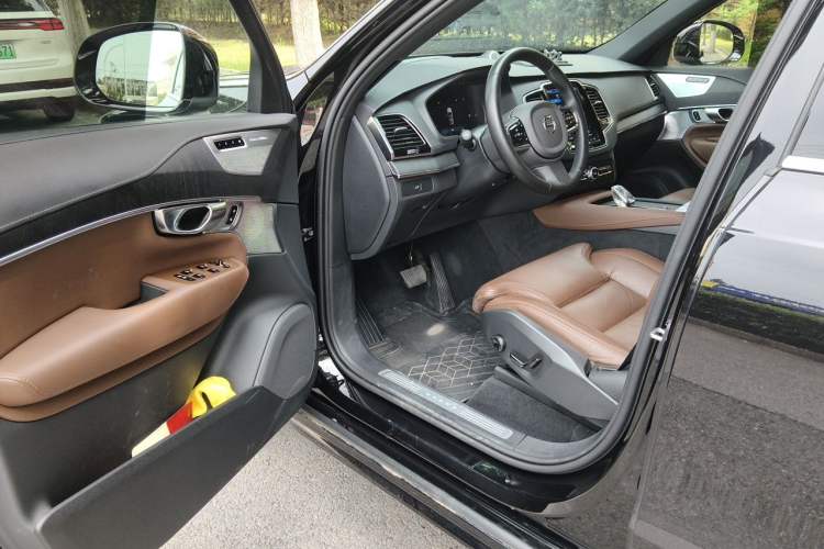 Used Volvo XC90 2024 B6 Zhiya Luxury 7-Seater Driver Seat