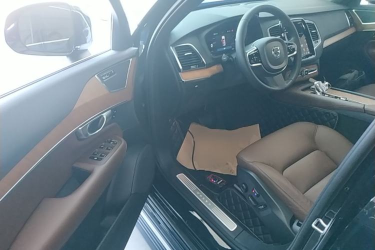 Used Volvo XC90 2024 B6 Zhiyi Luxury 7-Seater Driver Seat