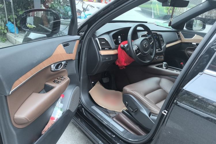Used Volvo XC90 2024 B6 Zhiyi Luxury 7-Seater Driver Seat
