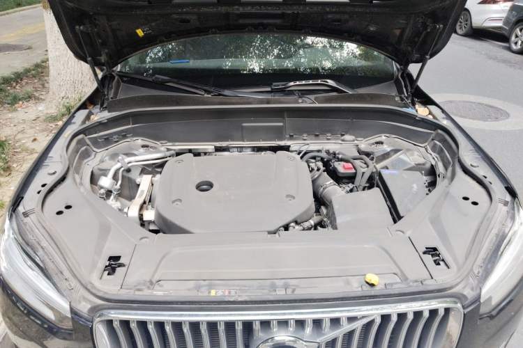 Used Volvo XC90 2024 B6 Zhiyi Luxury 7-Seater Engine Bay