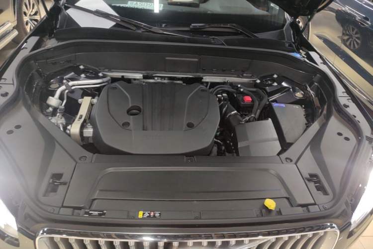 Used Volvo XC90 2024 B5 SmartDrive Luxury Edition 5 Seats Engine Bay