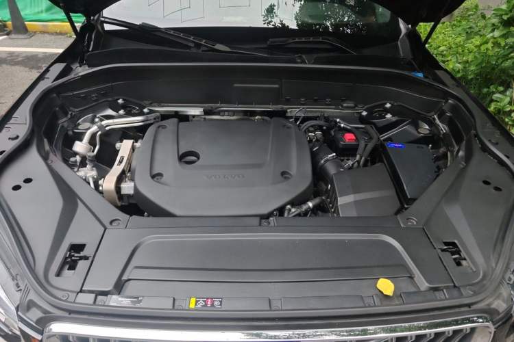 Used Volvo XC90 2024 B6 Zhiyi Luxury 7-Seater Engine Bay