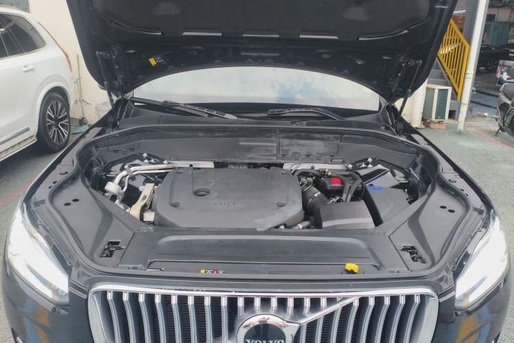 Used Volvo XC90 2024 B6 Zhiya Luxury 7-Seater Engine Bay