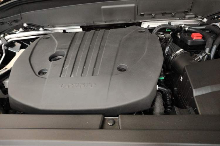 Used Volvo XC90 2024 B5 SmartDrive Luxury Edition 7-Seater Engine Bay