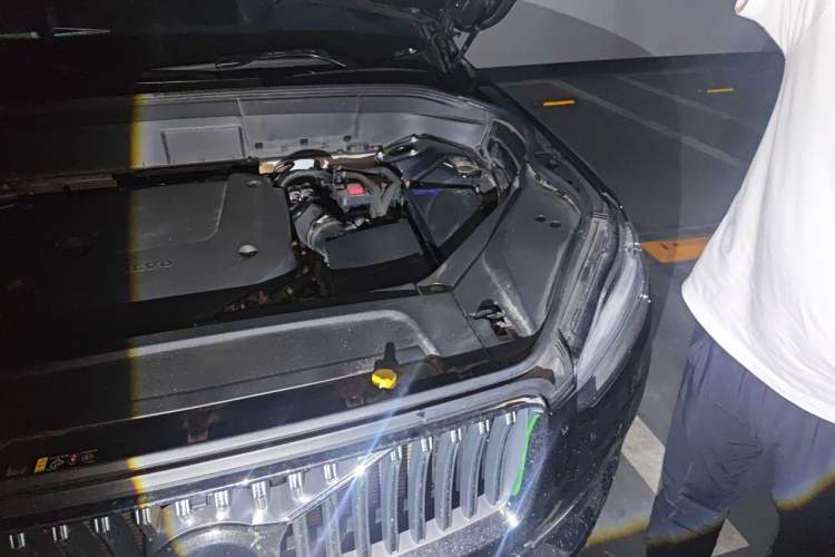 Used Volvo XC90 2024 B6 Zhiyi Luxury 7-Seater Engine Bay Left