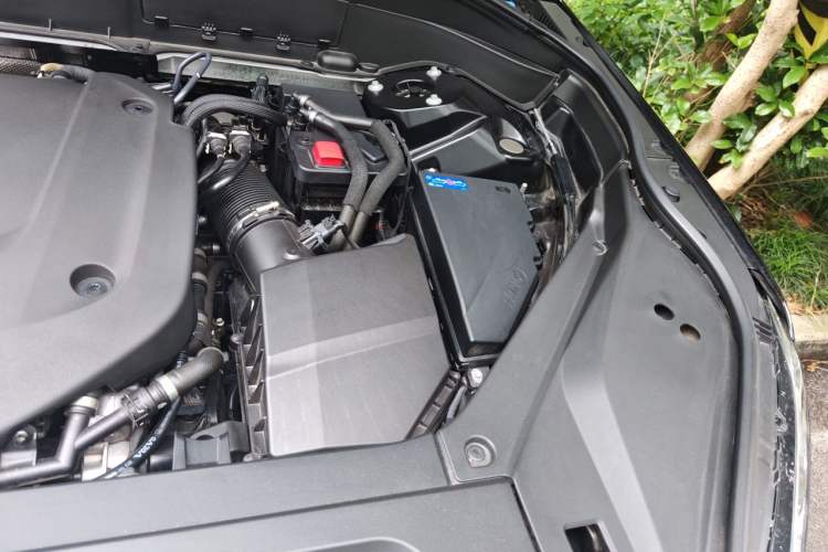 Used Volvo XC90 2024 B6 Zhiyi Luxury 7-Seater Engine Bay Left