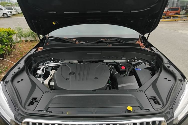 Used Volvo XC90 2024 B5 SmartDrive Luxury Edition 5 Seats Engine Bay