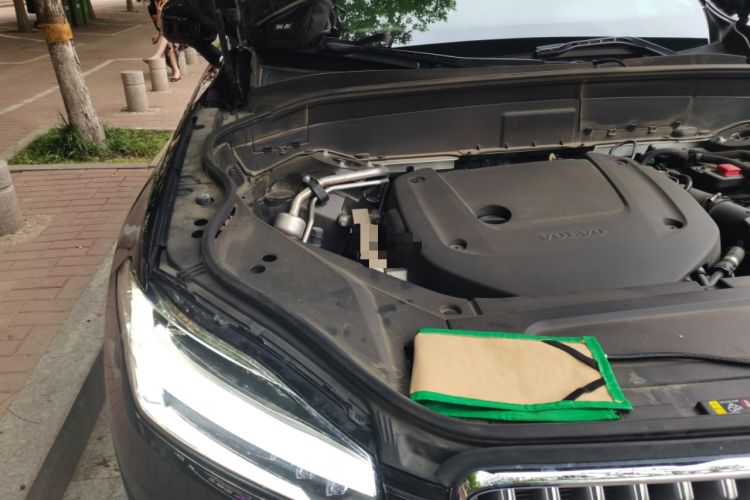 Used Volvo XC90 2024 B6 Zhiyi Luxury 7-Seater Engine Bay Right