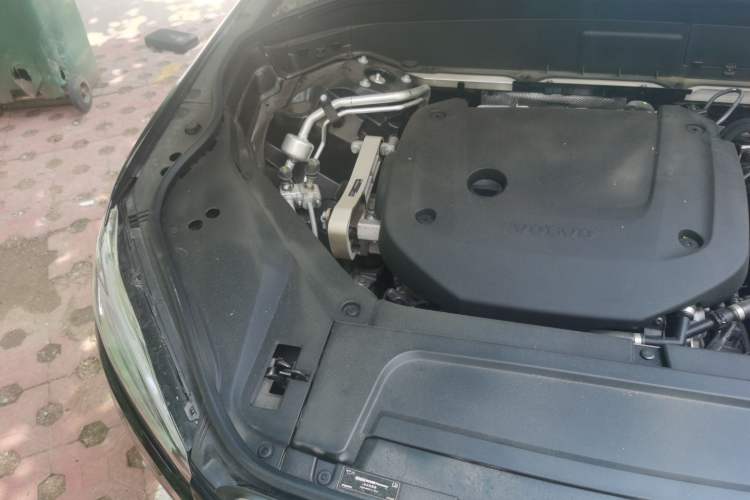 Used Volvo XC90 2024 B6 Zhiya Luxury 7-Seater Engine Bay Right