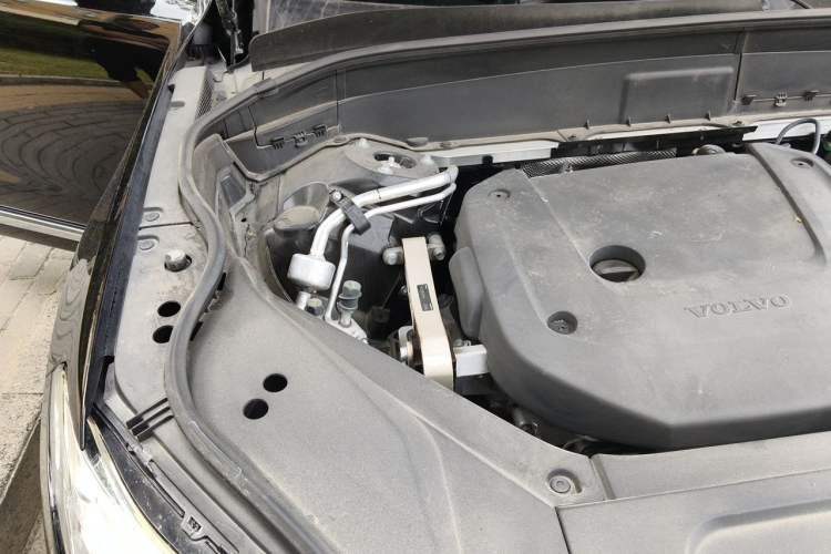 Used Volvo XC90 2024 B6 Zhiya Luxury 7-Seater Engine Bay Right