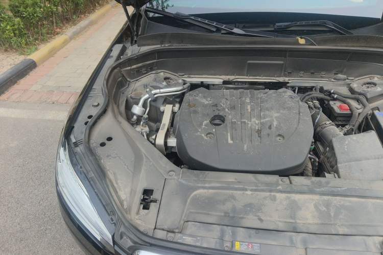 Used Volvo XC90 2024 B5 SmartDrive Luxury Edition 7-Seater Engine Bay Right