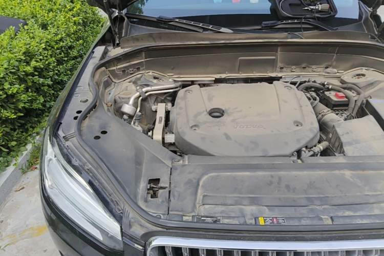 Used Volvo XC90 2024 B6 Zhiyi Luxury 7-Seater Engine Bay Right
