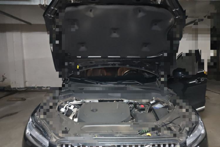 Used Volvo XC90 2024 B6 Zhiyi Luxury 7-Seater Engine Bay