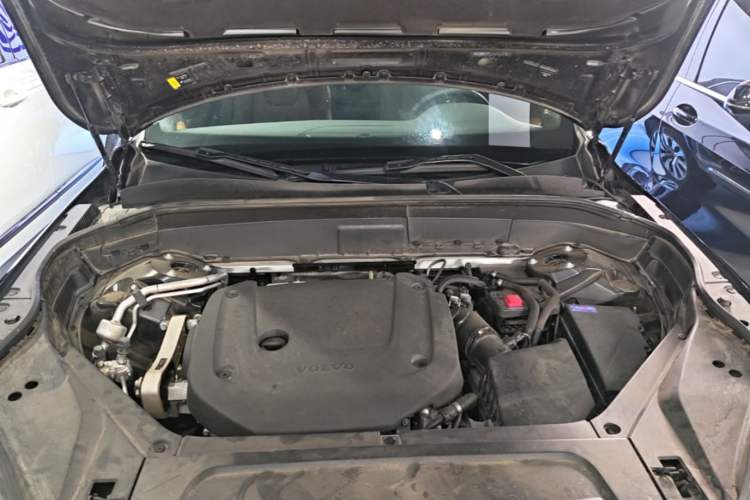 Used Volvo XC90 2024 B6 Zhiyi Luxury 7-Seater Engine Bay