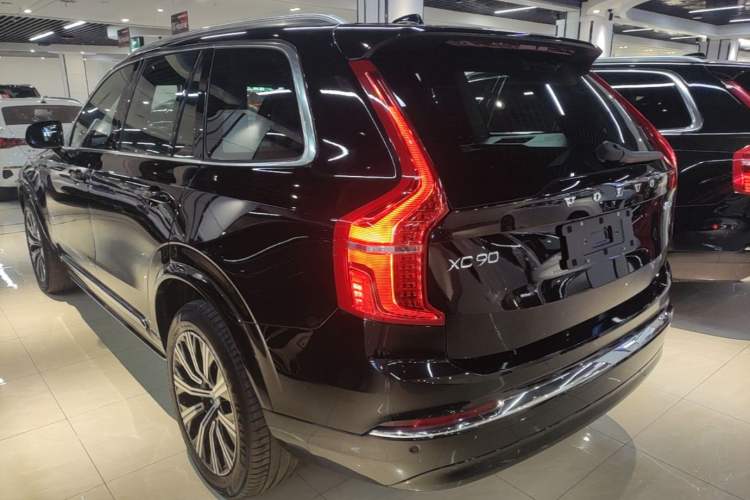 Used Volvo XC90 2024 B5 SmartDrive Luxury Edition 5 Seats Exterior 2