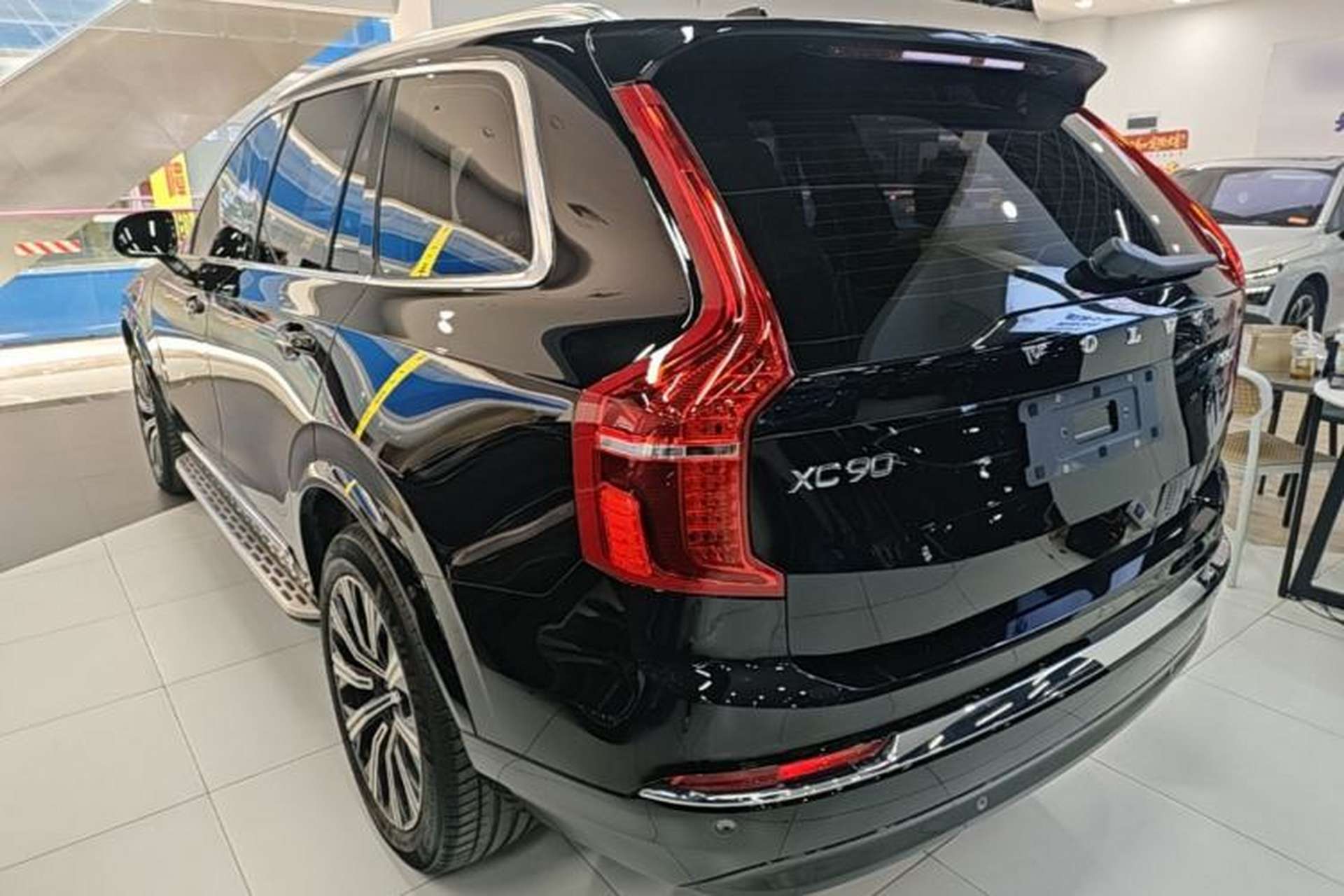 Used Volvo XC90 2024 B5 SmartDrive Luxury Edition 7-Seater Exterior 2