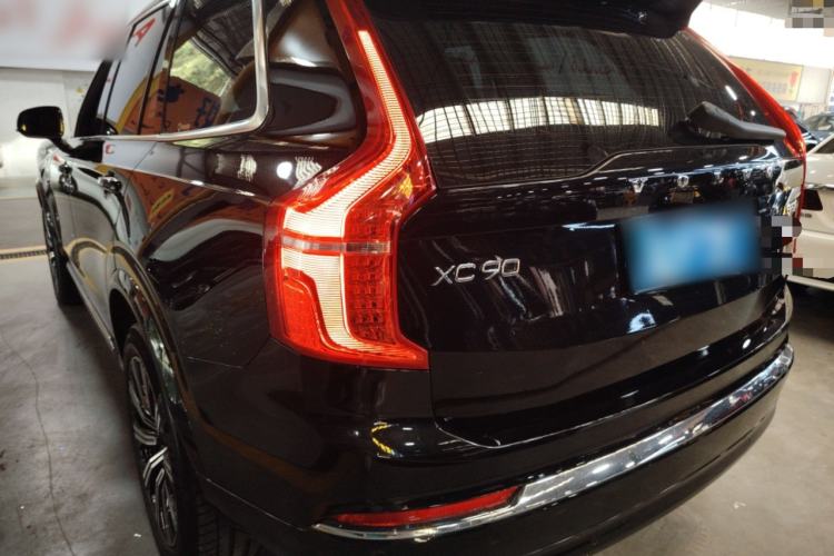 Used Volvo XC90 2024 B5 SmartDrive Luxury Edition 7-Seater Exterior 2