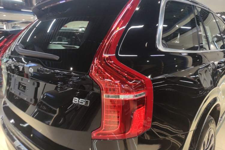 Used Volvo XC90 2024 B5 SmartDrive Luxury Edition 5 Seats Exterior 3