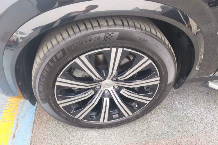Used Volvo XC90 2024 B6 Zhiya Luxury 7-Seater Exterior 4