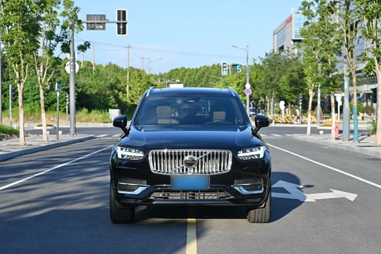 Used Volvo XC90 2024 B5 SmartDrive Luxury Edition 5 Seats Exterior 4