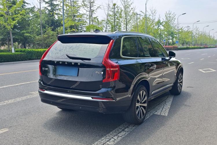 Used Volvo XC90 2024 B5 SmartDrive Luxury Edition 5 Seats Exterior 5