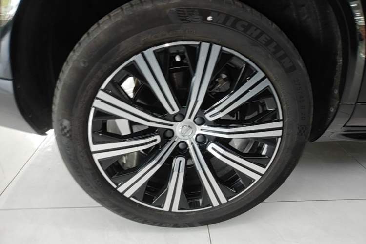 Used Volvo XC90 2024 B6 Zhiyi Luxury 7-Seater Exterior 5