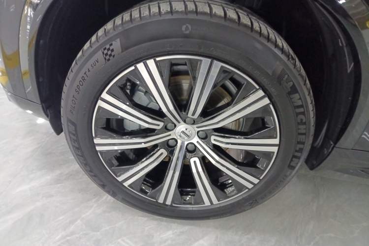Used Volvo XC90 2024 B5 SmartDrive Luxury Edition 5 Seats Exterior 7