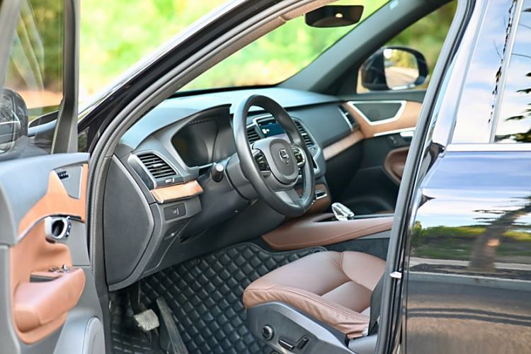 Used Volvo XC90 2024 B5 SmartDrive Luxury Edition 5 Seats Exterior 9