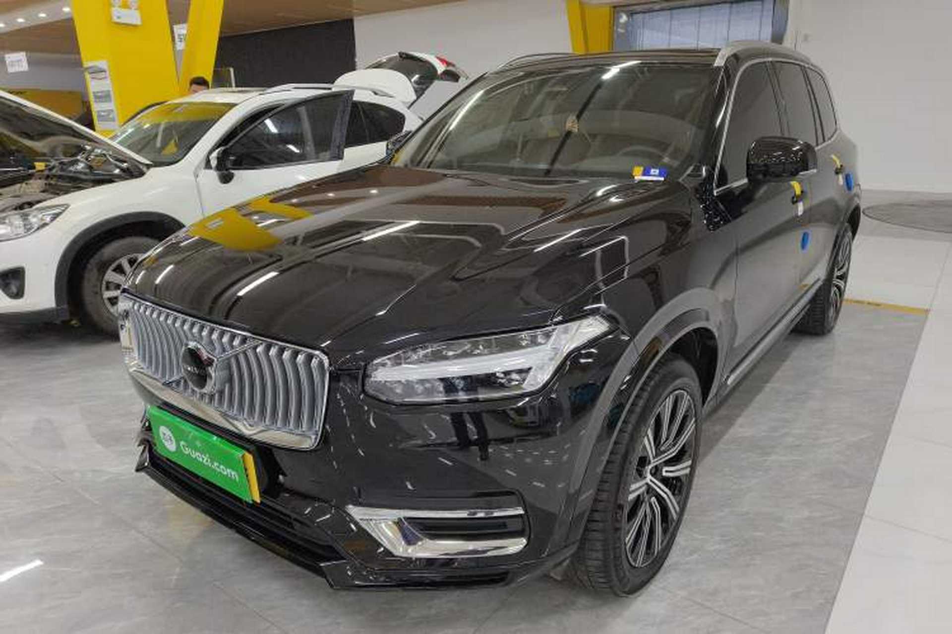Used Volvo XC90 2024 B5 SmartDrive Luxury Edition 7-Seater Front Left 45 Deg