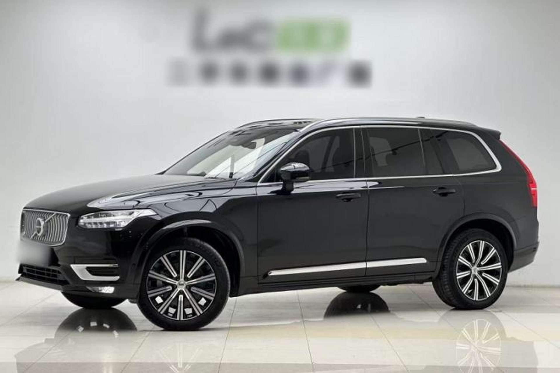 Used Volvo XC90 2024 B6 Zhiya Luxury 7-Seater Front Left 45 Deg