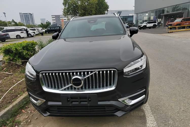 Used Volvo XC90 2024 B5 SmartDrive Luxury Edition 5 Seats Front