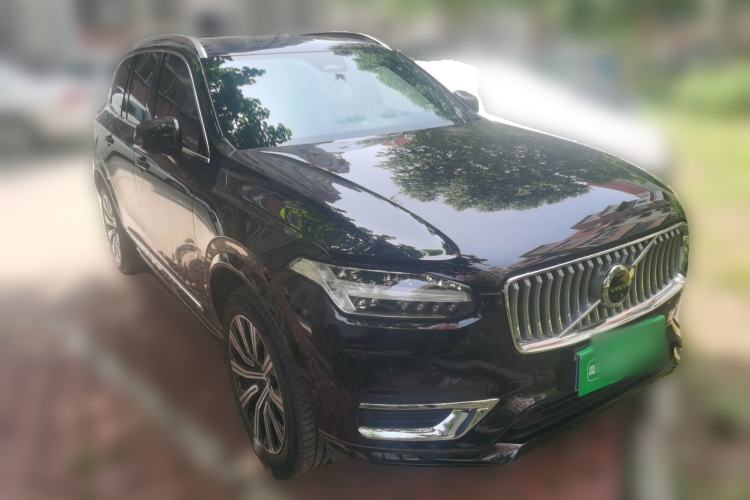 Used Volvo XC90 2024 B6 Zhiya Luxury 7-Seater Front Right 45 Deg