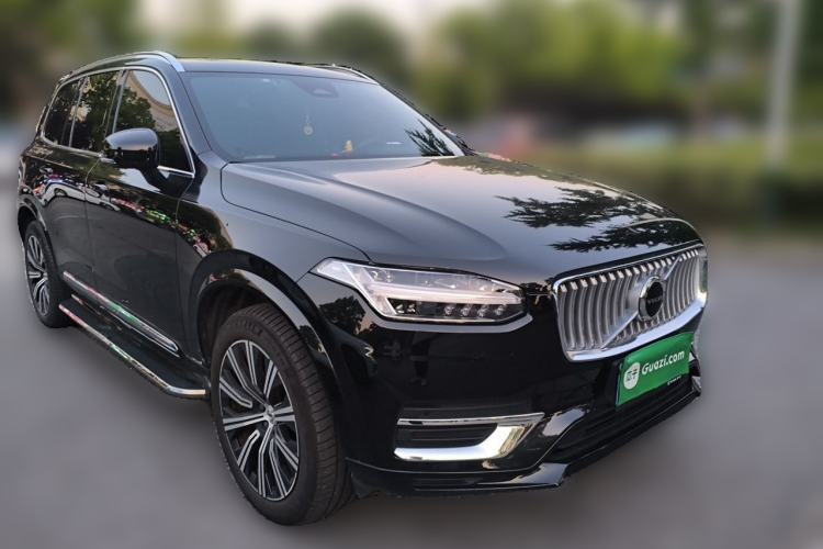 Used Volvo XC90 2024 B5 SmartDrive Luxury Edition 5 Seats Front Right 45 Deg