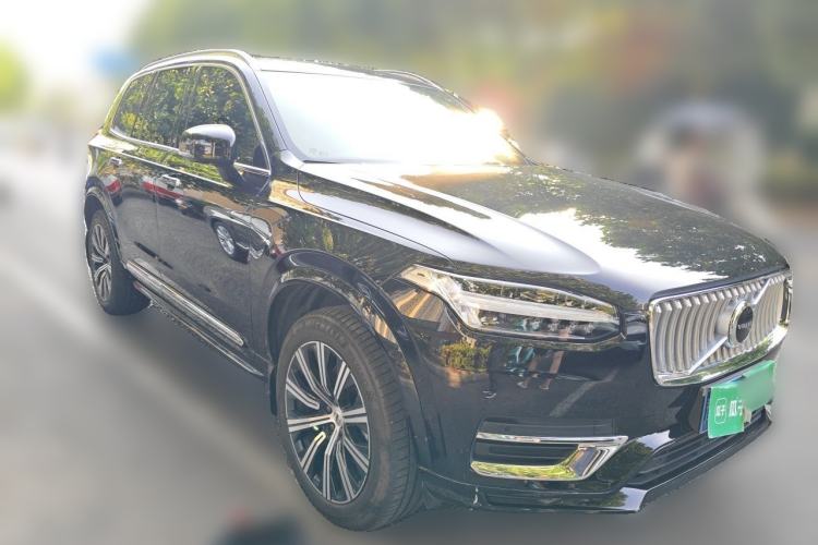 Used Volvo XC90 2024 B5 SmartDrive Luxury Edition 5 Seats Front Right 45 Deg