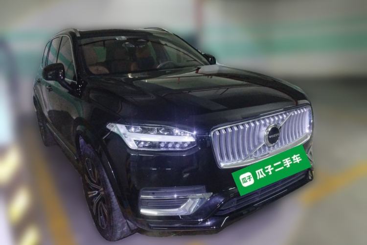 Used Volvo XC90 2024 B5 SmartDrive Luxury Edition 7-Seater Front Right 45 Deg
