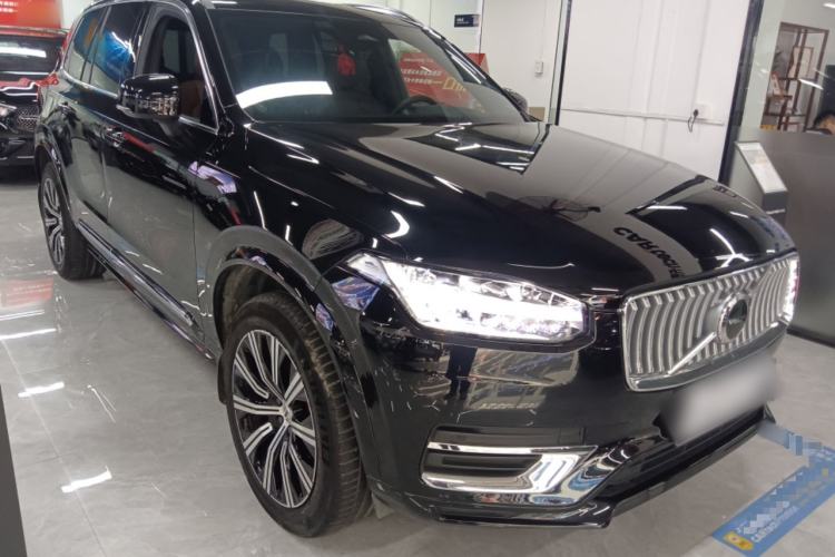 Used Volvo XC90 2024 B5 SmartDrive Luxury Edition 5 Seats Front Right 45 Deg
