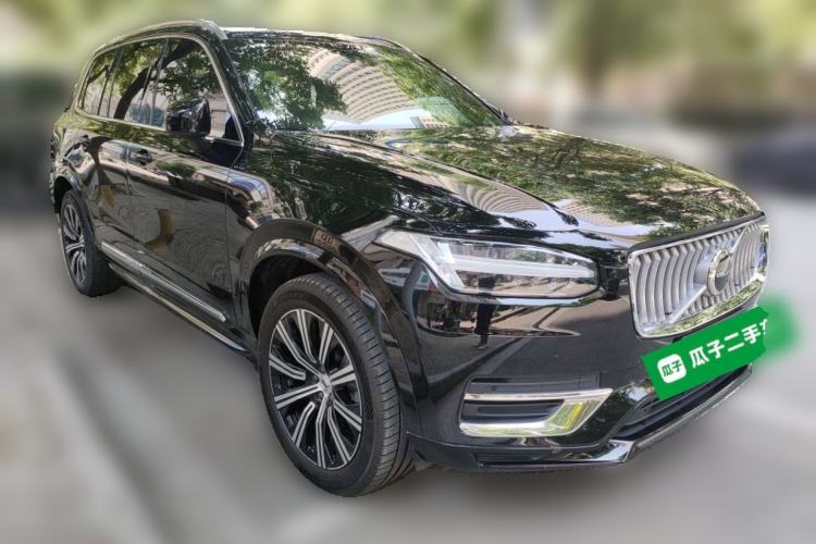 Used Volvo XC90 2024 B5 SmartDrive Luxury Edition 7-Seater Front Right 45 Deg
