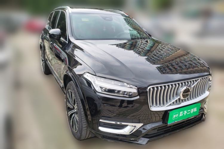 Used Volvo XC90 2024 B5 SmartDrive Luxury Edition 5 Seats Front Right 45 Deg
