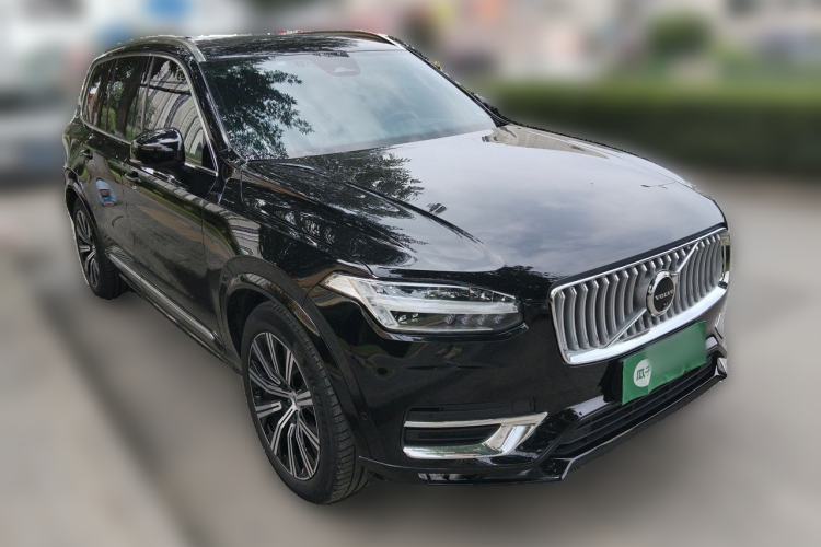 Used Volvo XC90 2024 B6 Zhiya Luxury 7-Seater Front Right 45 Deg