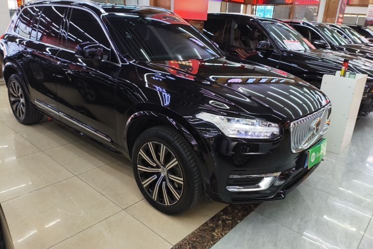 Used Volvo XC90 2024 B6 Zhiyi Luxury 7-Seater Front Right 45 Deg