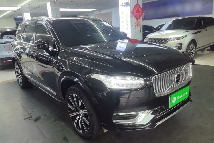 Used Volvo XC90 2024 B5 SmartDrive Luxury Edition 5 Seats Front Right 45 Deg