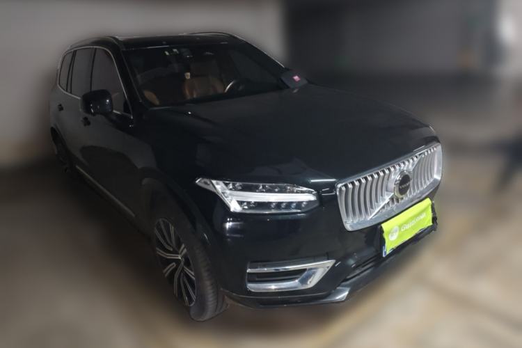 Used Volvo XC90 2024 B6 Zhiyi Luxury 7-Seater Front Right 45 Deg