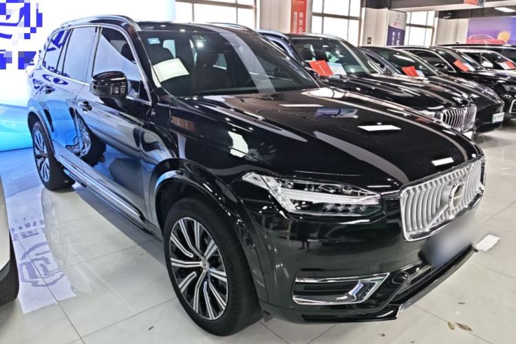 Used Volvo XC90 2024 B6 Zhiyi Luxury 7-Seater Front Right 45 Deg