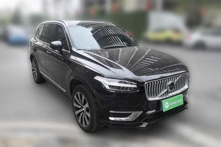 Used Volvo XC90 2024 B6 Zhiyi Luxury 7-Seater Front Right 45 Deg