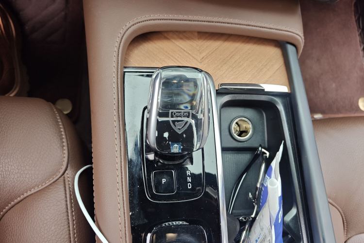 Used Volvo XC90 2024 B6 Zhiyi Luxury 7-Seater Gear Lever