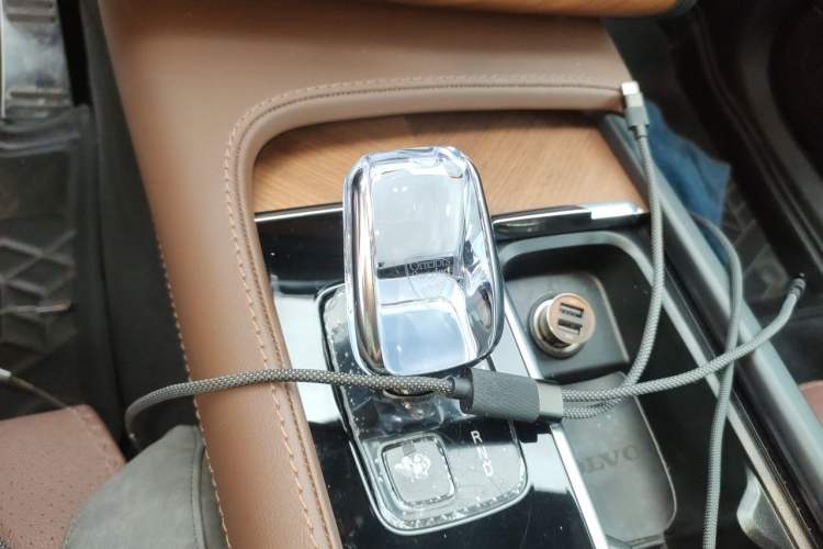 Used Volvo XC90 2024 B5 SmartDrive Luxury Edition 5 Seats Gear Lever