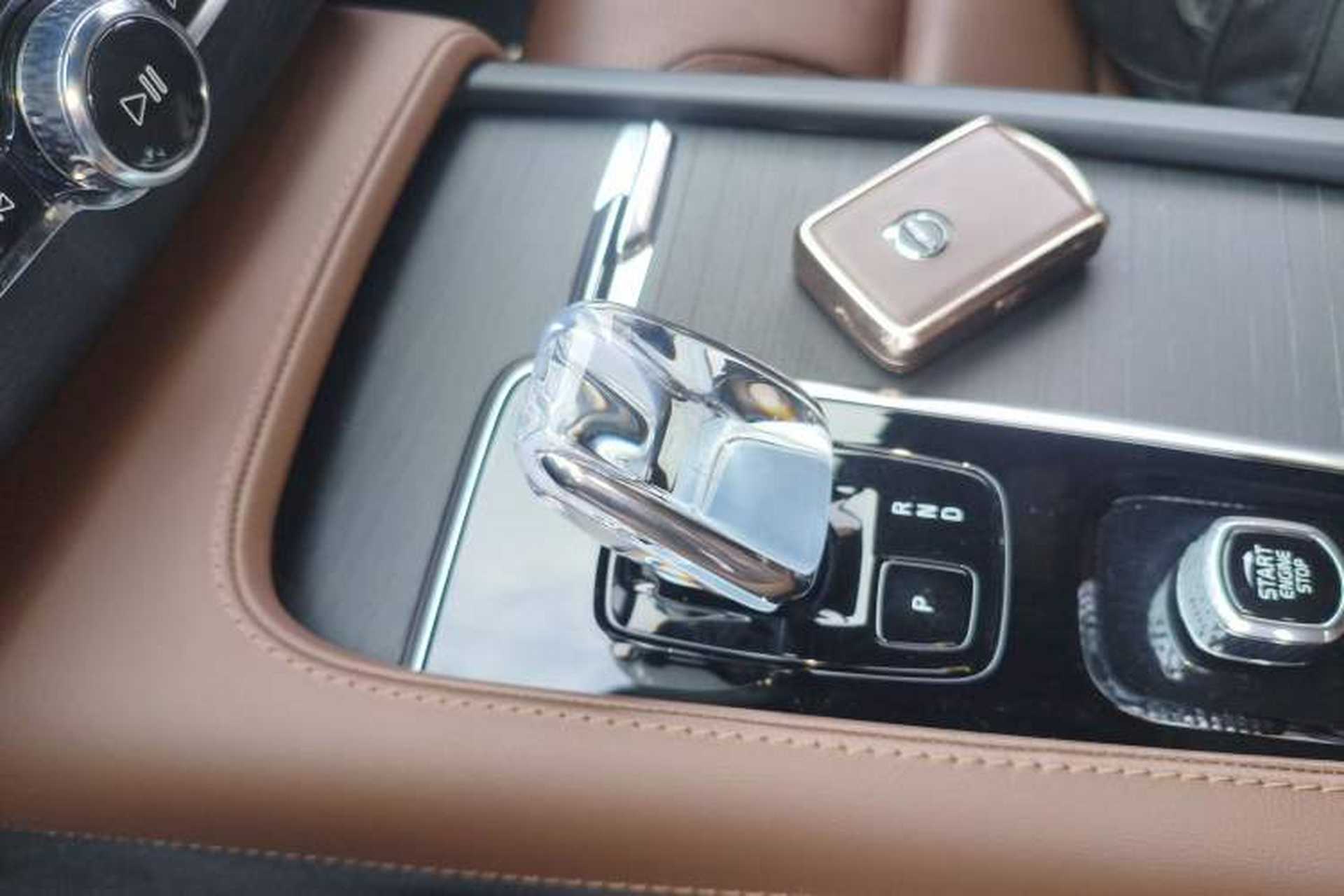 Used Volvo XC90 2024 B6 Zhiya Luxury 7-Seater Gear Lever